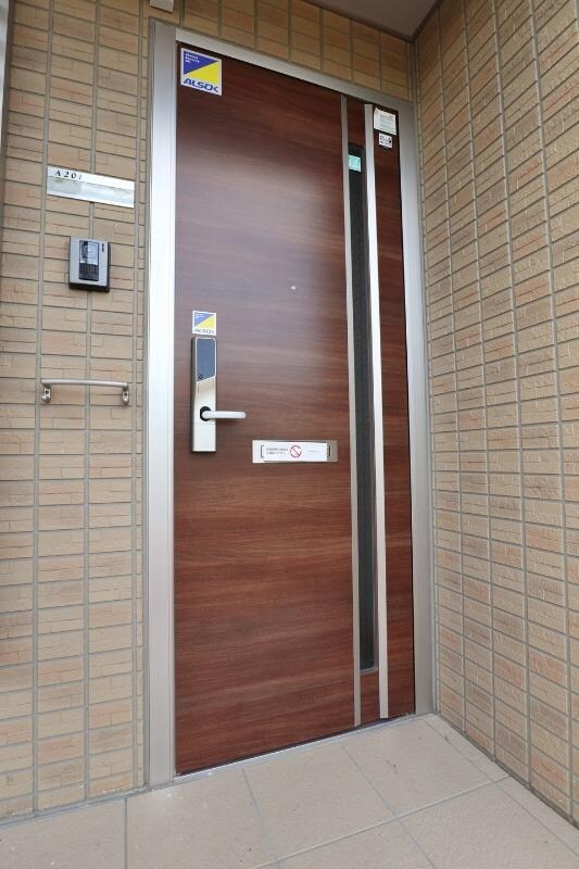 物件内観写真5　(玄関)