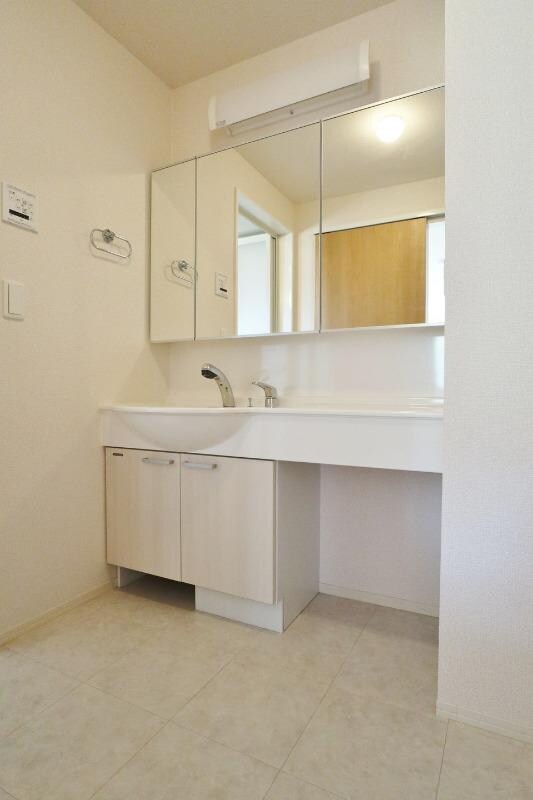 物件内観写真14　(洗面所)