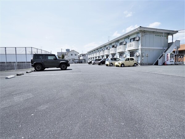 居室(駐車場)