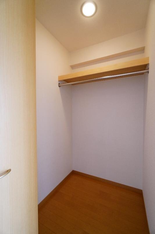 物件内観写真11　(ウォークインクローゼット)
