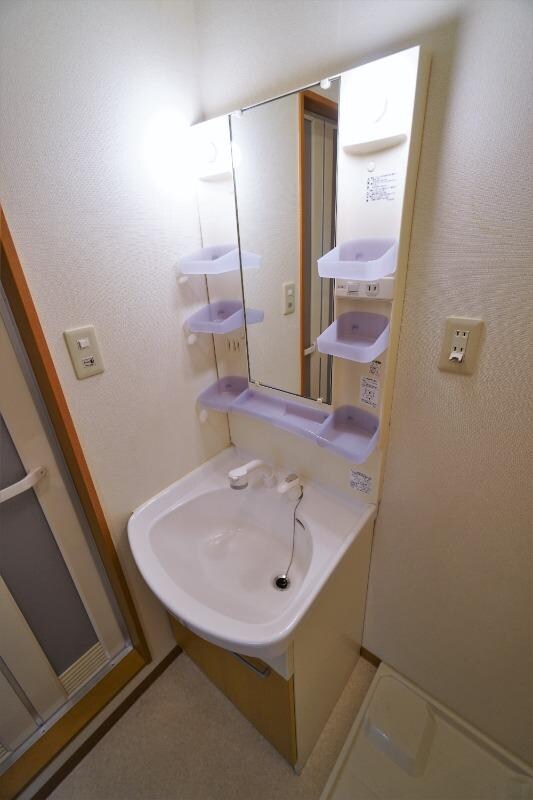 物件内観写真13　(独立洗面台)