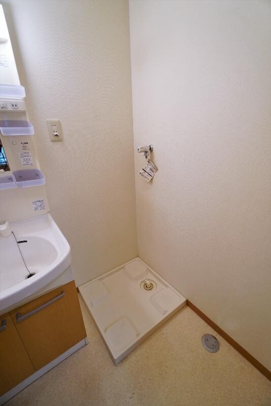 物件内観写真18　(室内洗濯機置場)