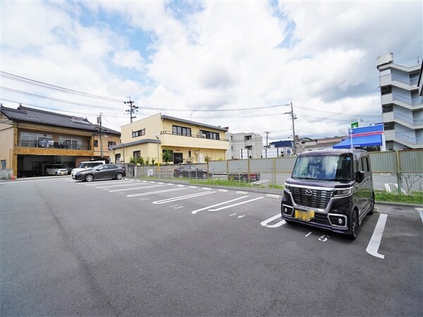 居室(駐車場)