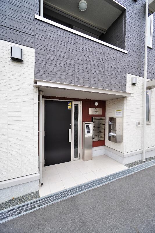 物件内観写真2　(エントランス)