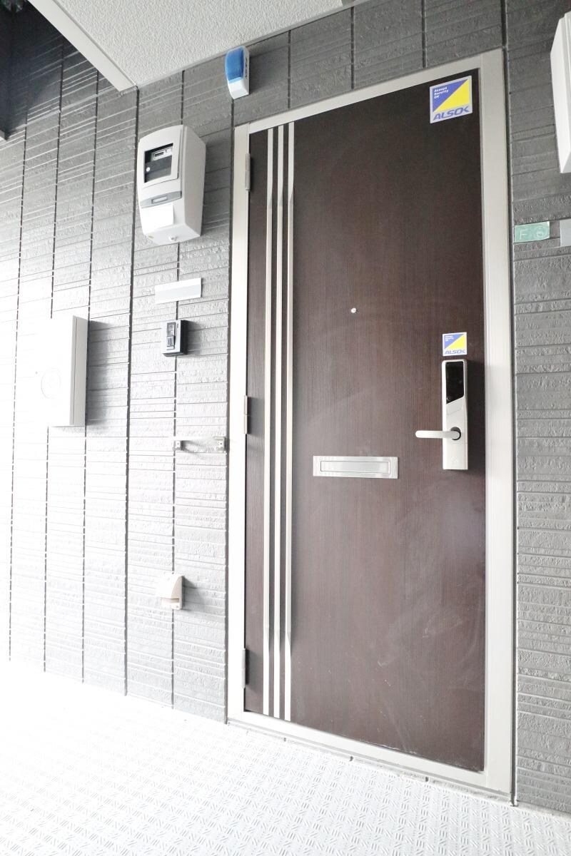 物件内観写真6　(玄関前)