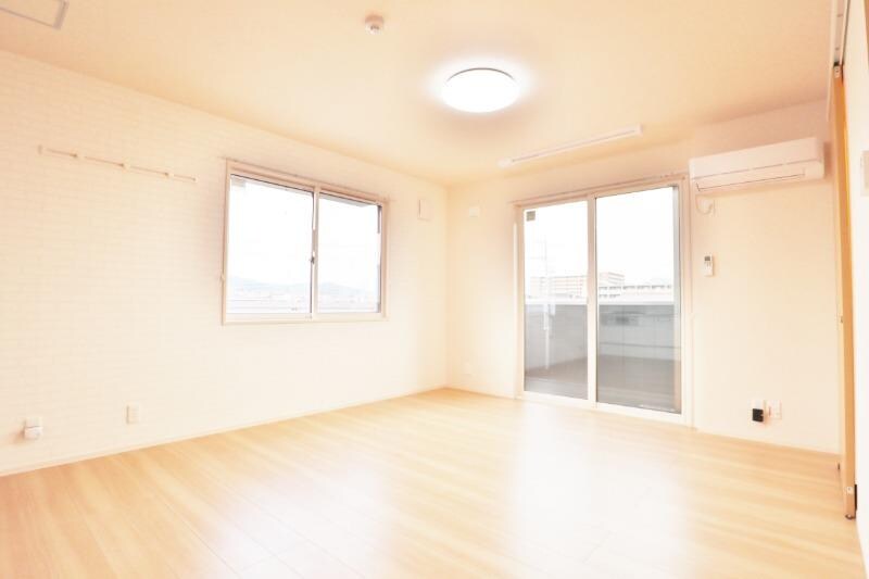 物件内観写真7　(リビング)