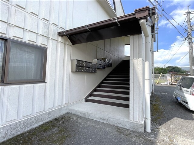 物件内観写真2　(エントランス)