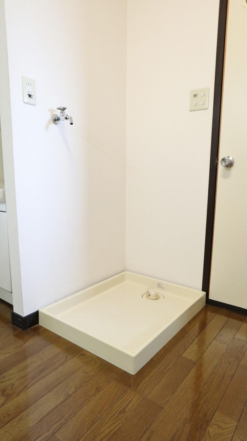 物件内観写真16　(室内洗濯機置場)