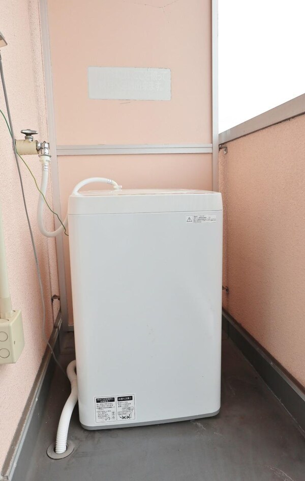 居室(室外洗濯機置場・洗濯機付き)