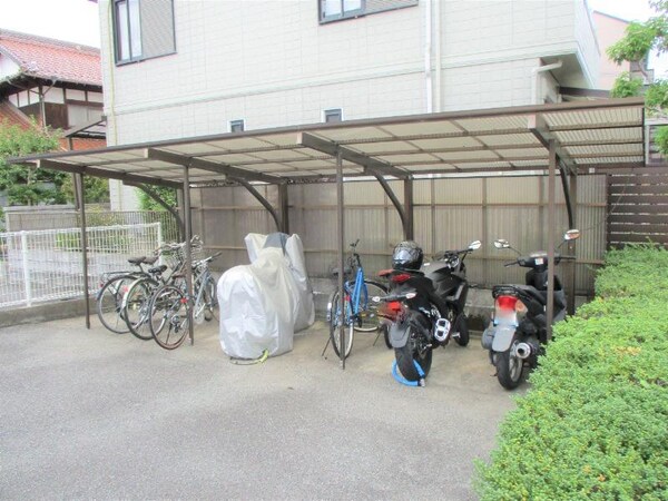 居室(駐輪場)