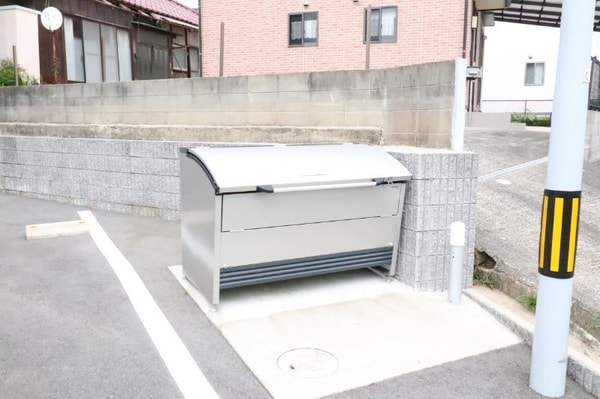 居室(敷地内ゴミステーション)