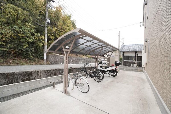 居室(駐輪場)