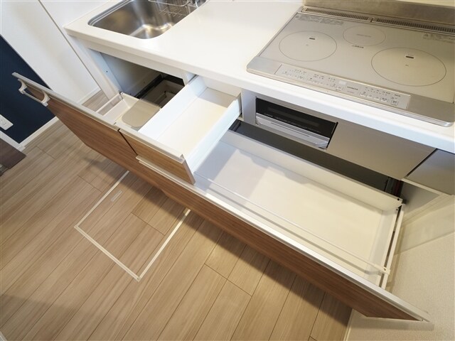 物件内観写真13　(キッチン収納)