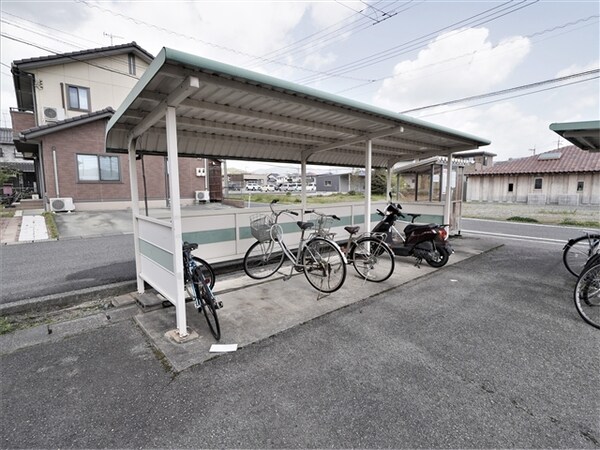 居室(駐輪場)