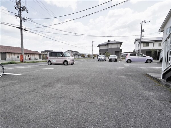 居室(駐車場)
