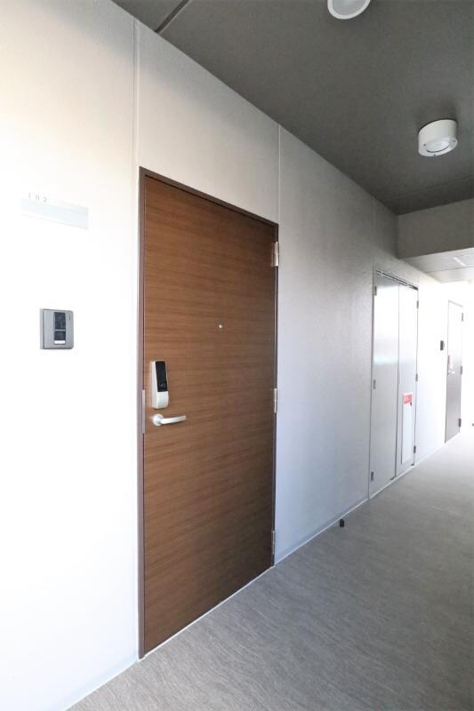 物件内観写真5　(玄関)