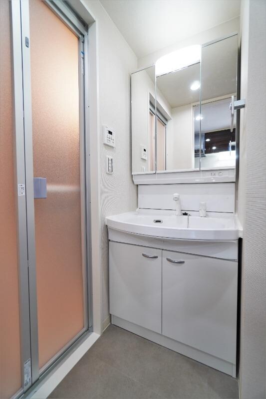 物件内観写真13　(独立洗面台)