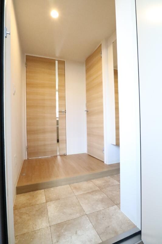 物件内観写真17　(玄関ホール)