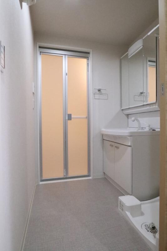 物件内観写真18　(洗面脱衣スペース)