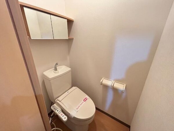居室(シャワー付トイレ)