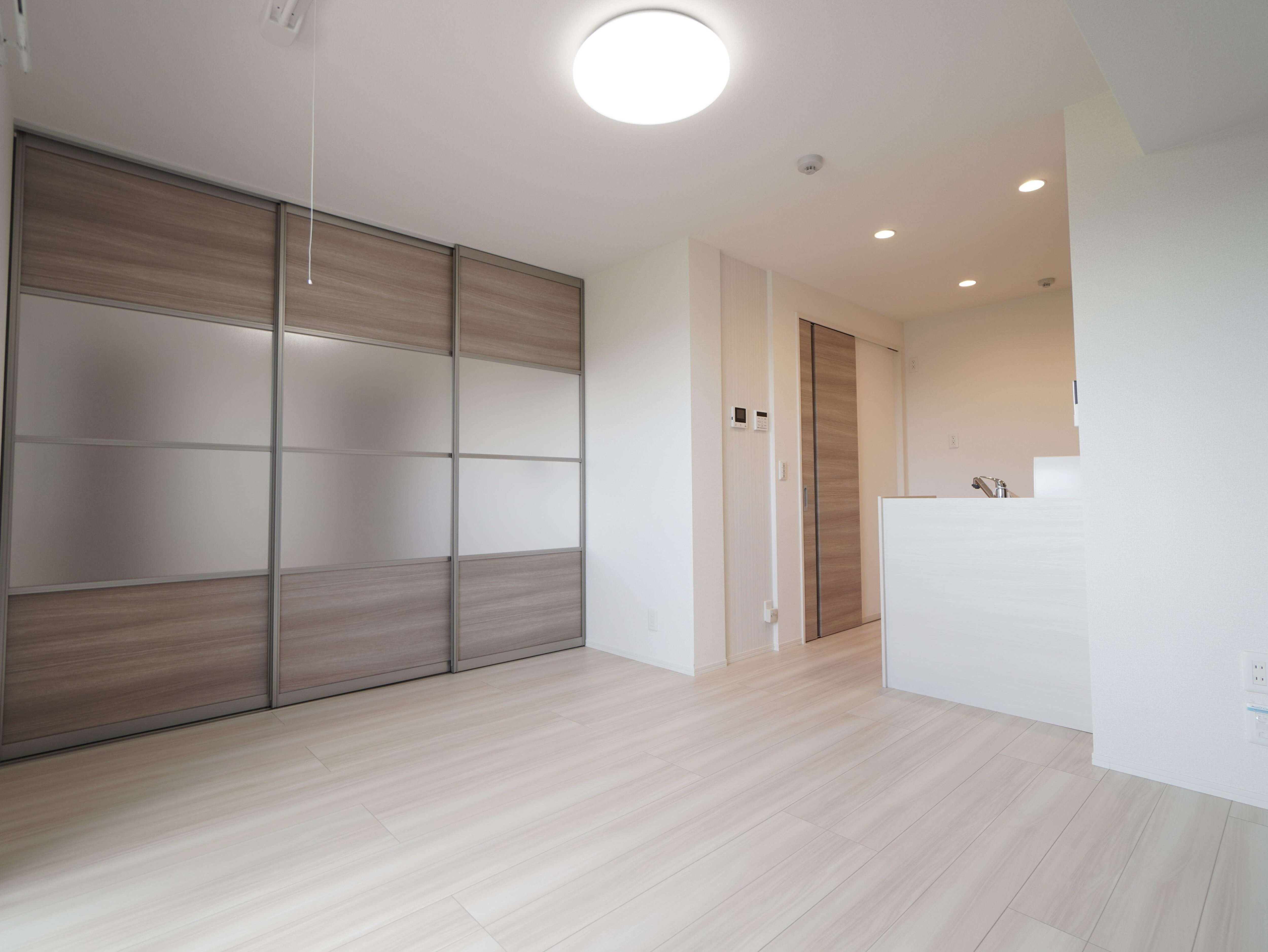 物件内観写真7　(リビングスペース)