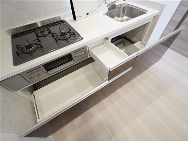 物件内観写真12　(キッチン収納)