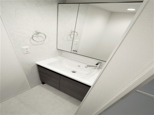 物件内観写真16　(独立洗面台)