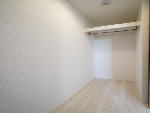 物件内観写真17　(ワンステップクローゼット)