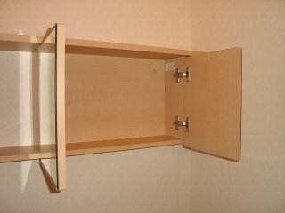 物件内観写真8　(トイレ収納)