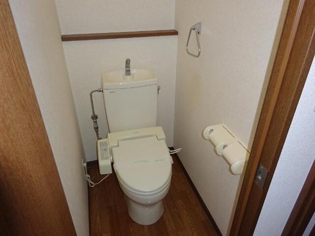 物件内観写真11　(シャワー付トイレ)