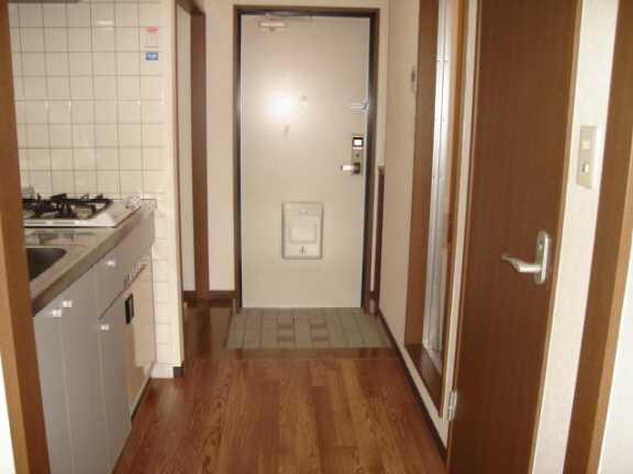 物件内観写真6　(玄関)