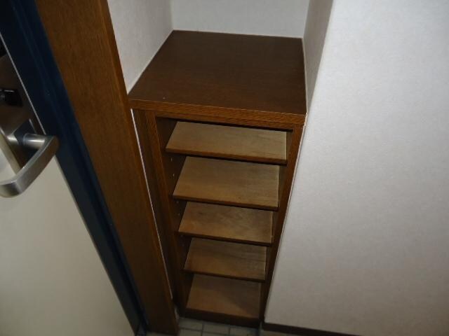 物件内観写真8　(下駄箱)