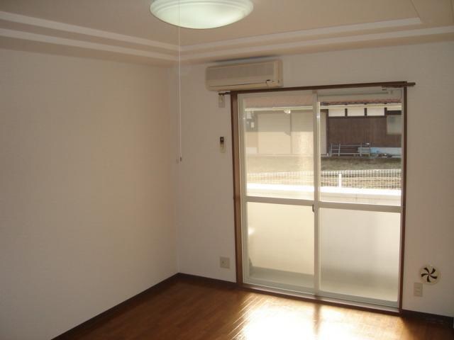 物件内観写真12　(洋室)