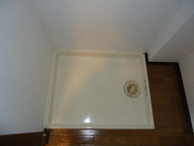 物件内観写真16　(洗濯機置場)