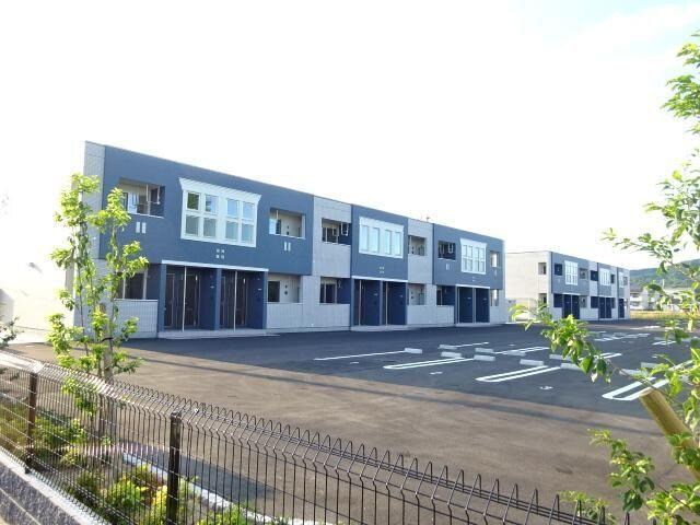 物件外観写真1　(外観写真（昼）)