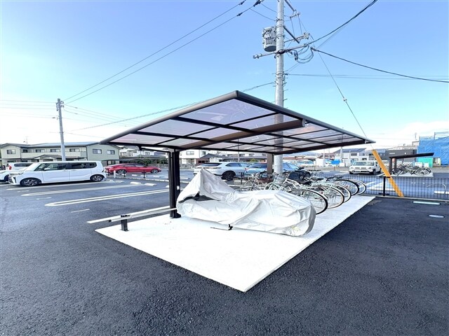 物件内観写真4　(駐輪場)