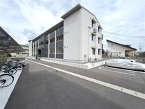 メゾングランレーヴA棟の外観写真