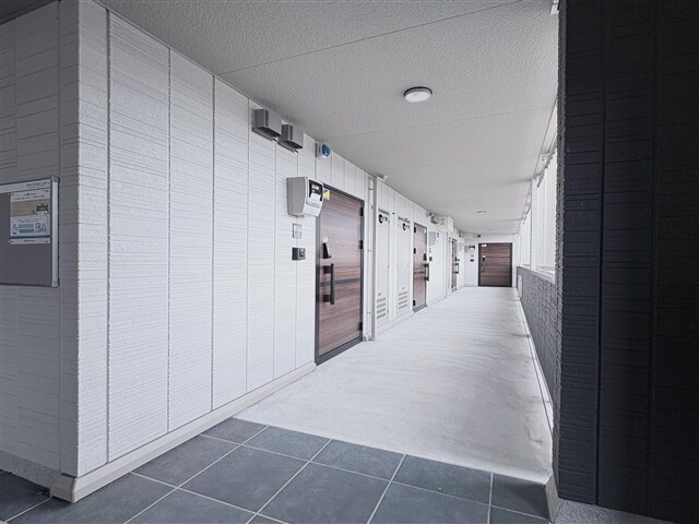 物件内観写真3　(通路スペース)