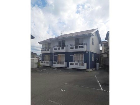 ピース岡外観写真