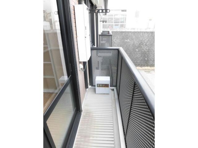 グラスグリーンＡ棟のベランダ・バルコニー