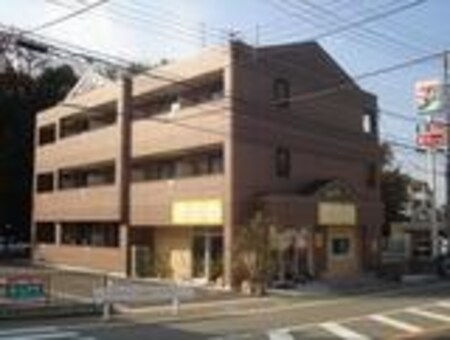 グランエスト外観写真