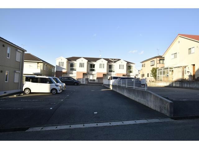 ＭＡＳＴ　ＣＯＵＲＴ藤原台Ａ棟の駐車場