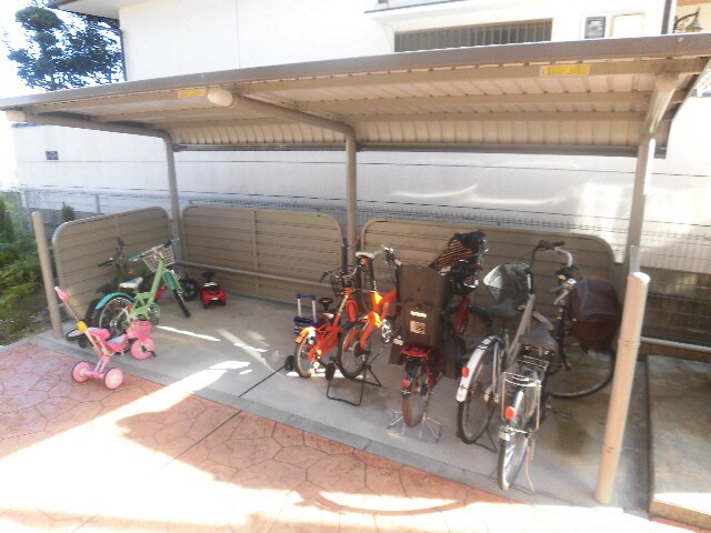 セプト・クルールの駐輪場