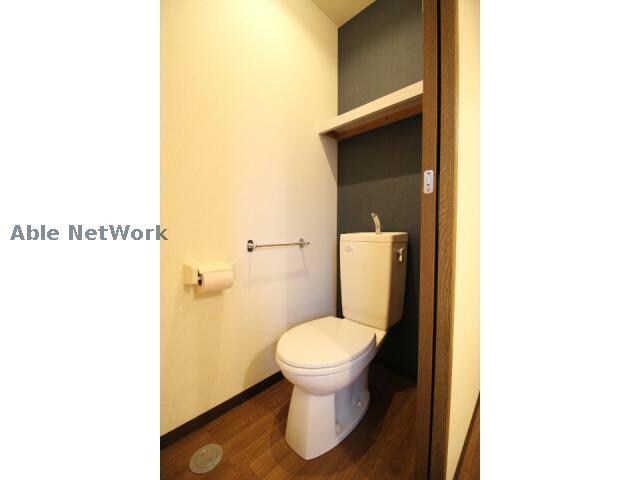 物件内観写真8　(実際は温水洗浄便座です。)