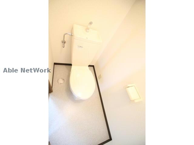 物件内観写真9　(温水洗浄便座が付きます)