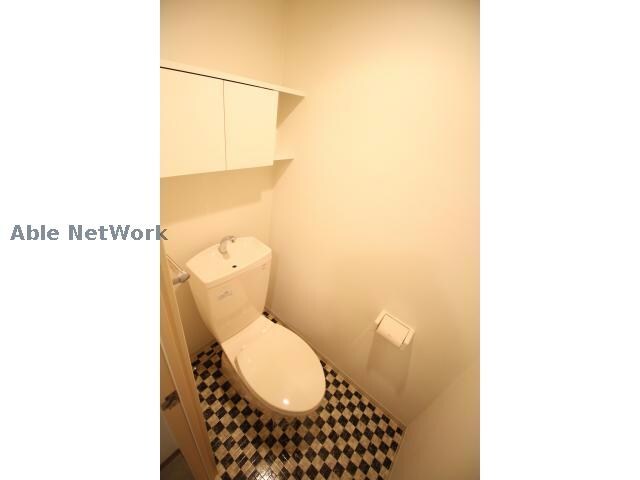 物件内観写真9　(温水洗浄便座になります)