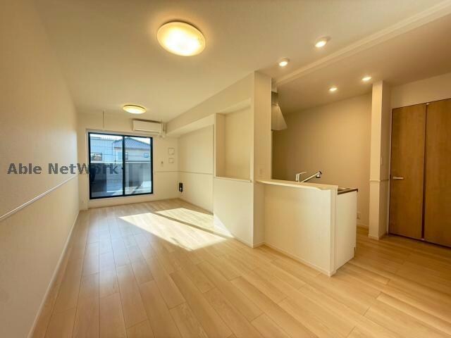 物件内観写真2　(同型タイプ)