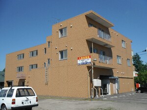 エンブレム２００３外観写真