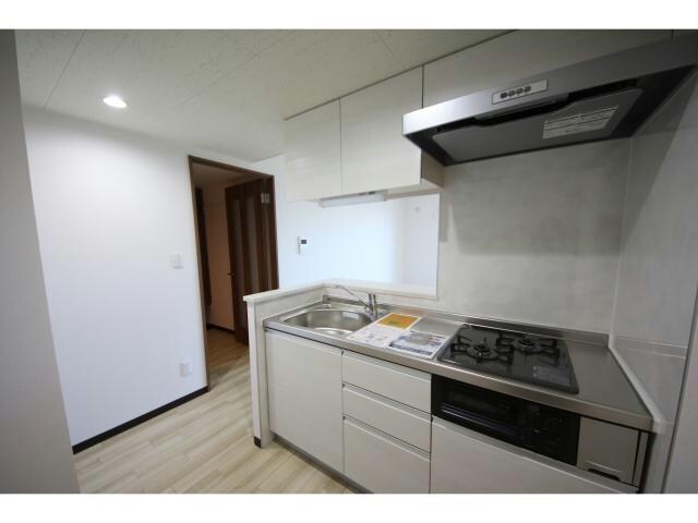 物件内観写真10　(システムキッチン♪2口・グリル付)