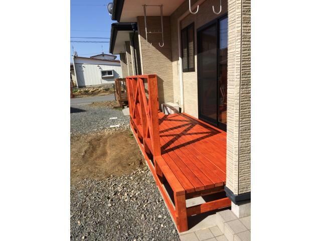 物件外観写真2　(ウッドデッキ)